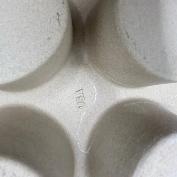 EUC Pampered Chef Family Heritage Classic 12 Cup Muffin Pan